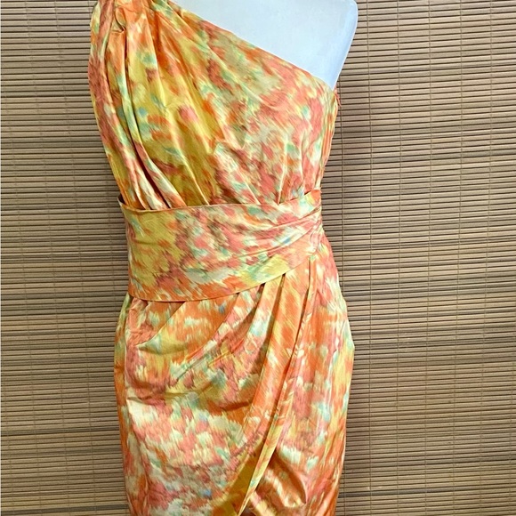 Bright, beautiful, floral and perfect with a tropical drink in hand. - Picture 7 of 15